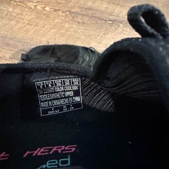 Skechers Black Slip-On Sneakers 9 Memory Foam Comfortable Casual Walking READ - Picture 8 of 11